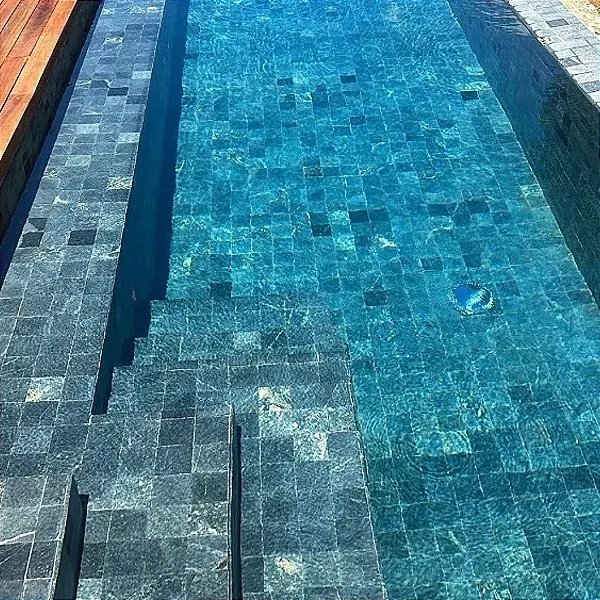 Pedras naturais para piscina